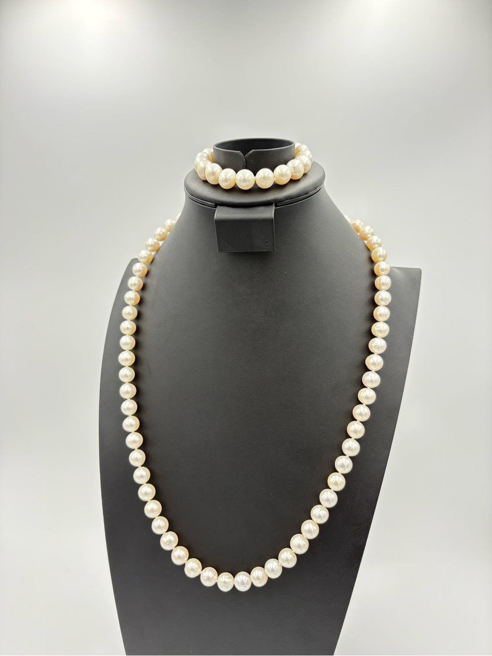 Vintage 28” Hand-Knotted Cultured Freshwater Pearl Necklace & Bracelet Set